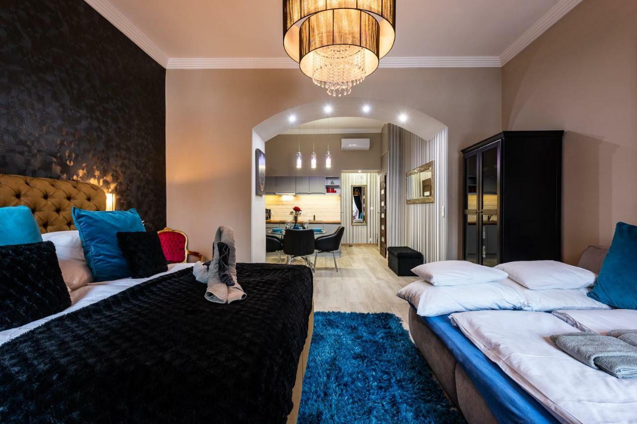 Center Of The Center, The Grand Deluxe Apartmán *